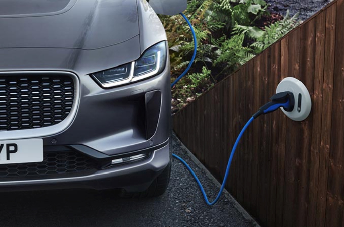 Record number of drivers plan switch to an electric car 4