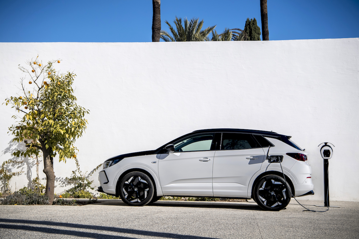 Vauxhall Grandland GSe profile