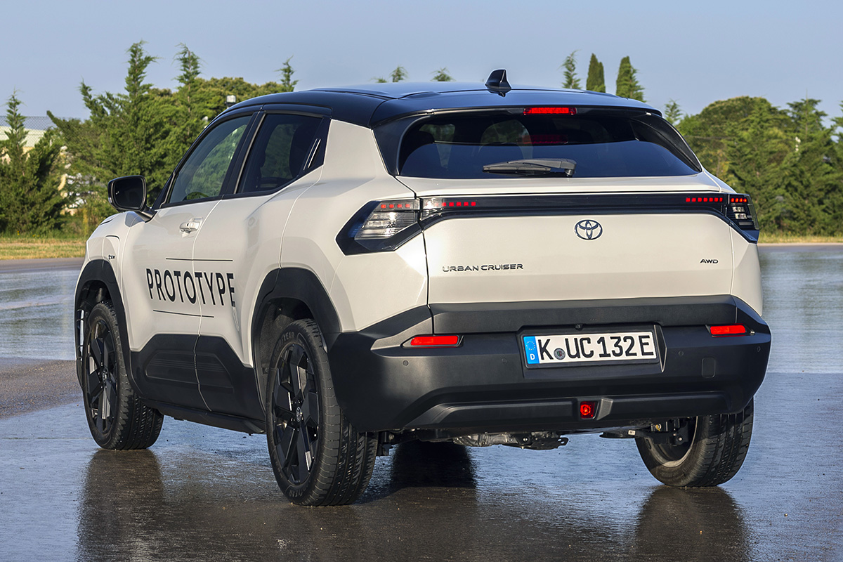Toyota Urban Cruiser rear 1