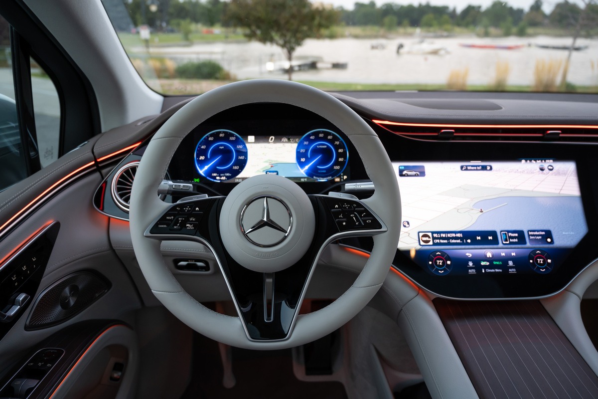 2026 Mercedes-Benz EQS SUV Preview - interior