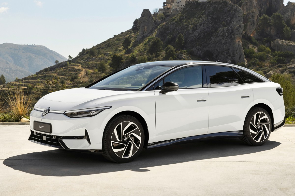 Image via Volkswagen. 2025 Volkswagen ID.7, front-quarter view.
