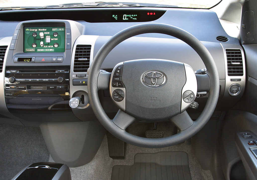 History Guide: Toyota Prius Hybrid Second Generation Interior