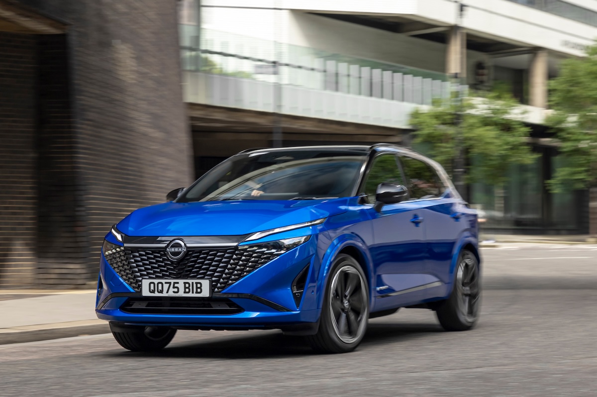 2025 Nissan Qashqai N-Design blue front cornering