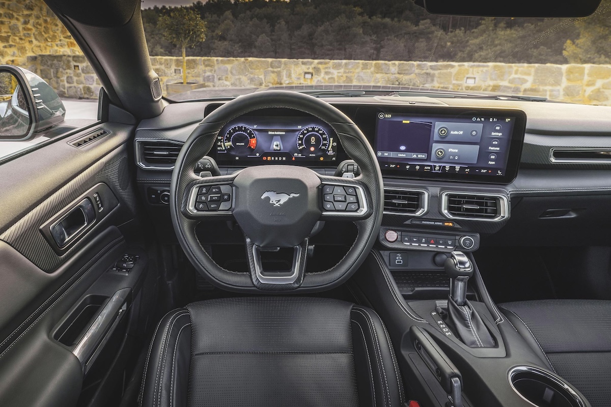 2025 Ford Mustang Cabriolet front interior