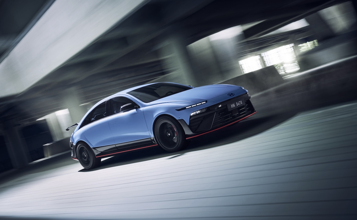 2025 Hyundai Ioniq 6 front