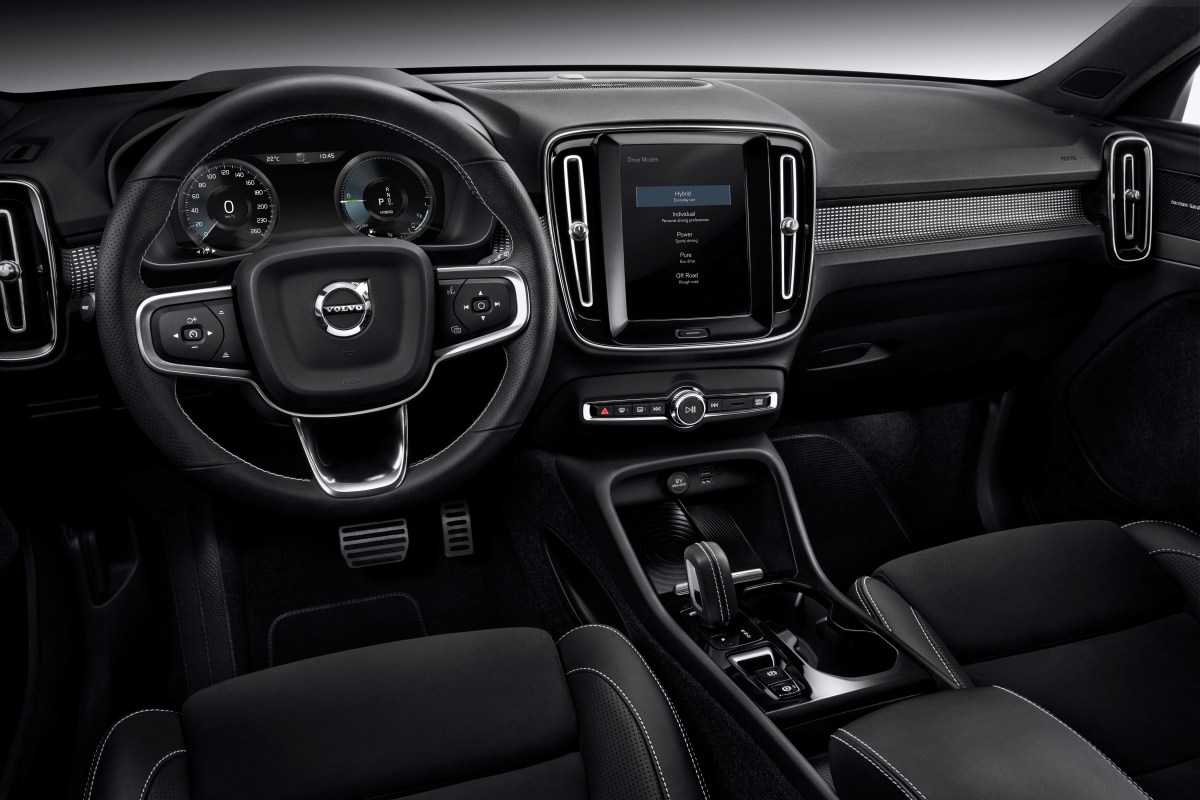 2024 Volvo XC40 Preview - interior