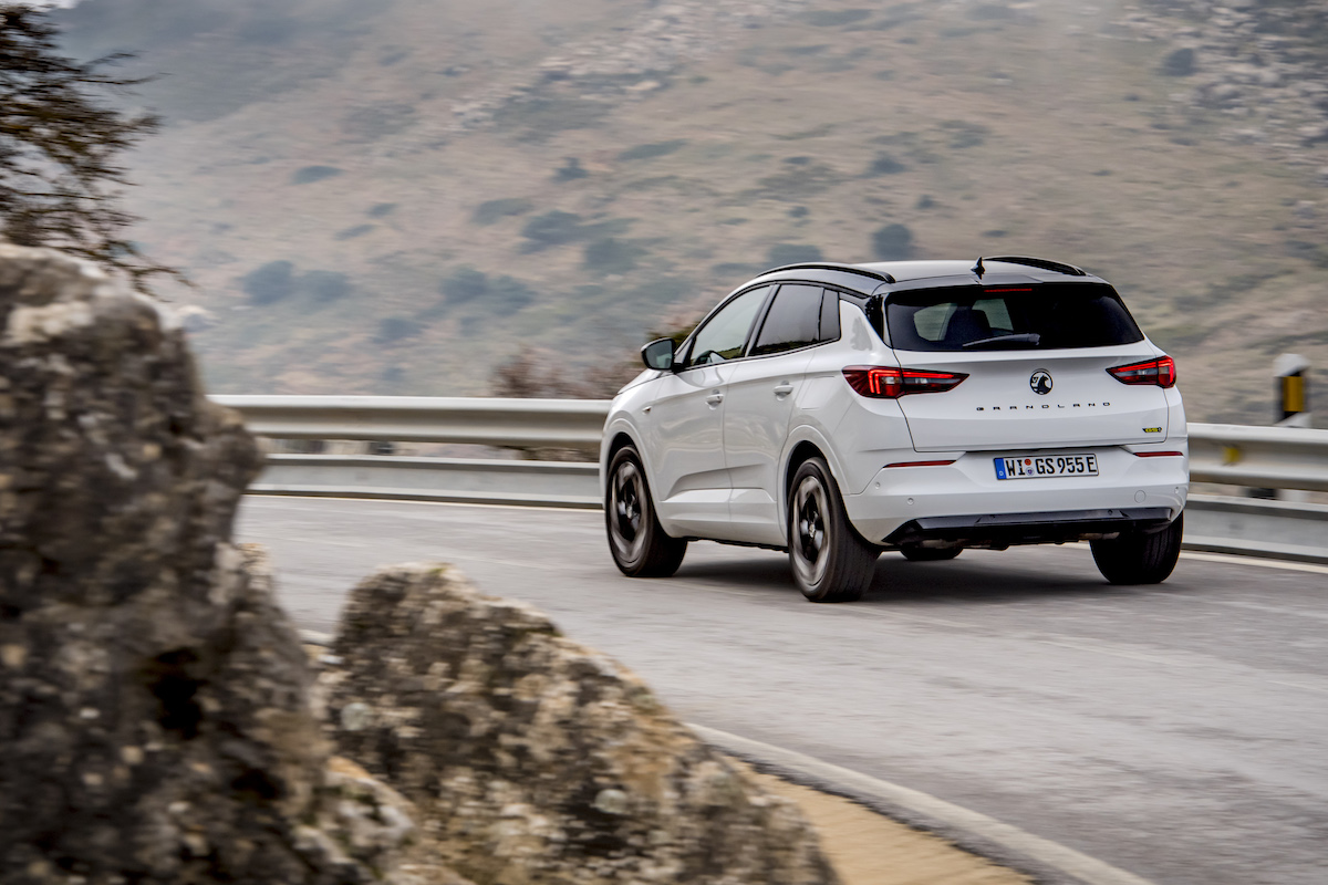 Vauxhall Grandland GSe rear corner