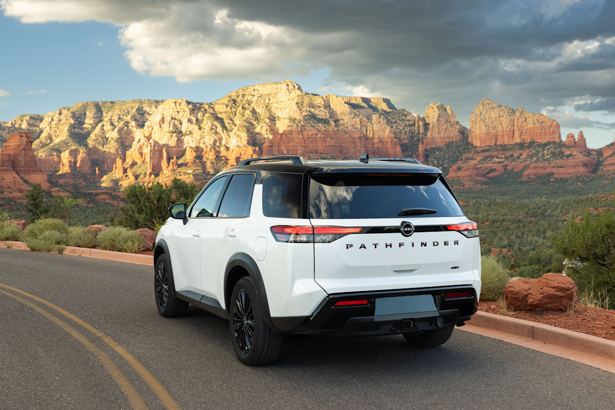 2027 Nissan Pathfinder preview photo