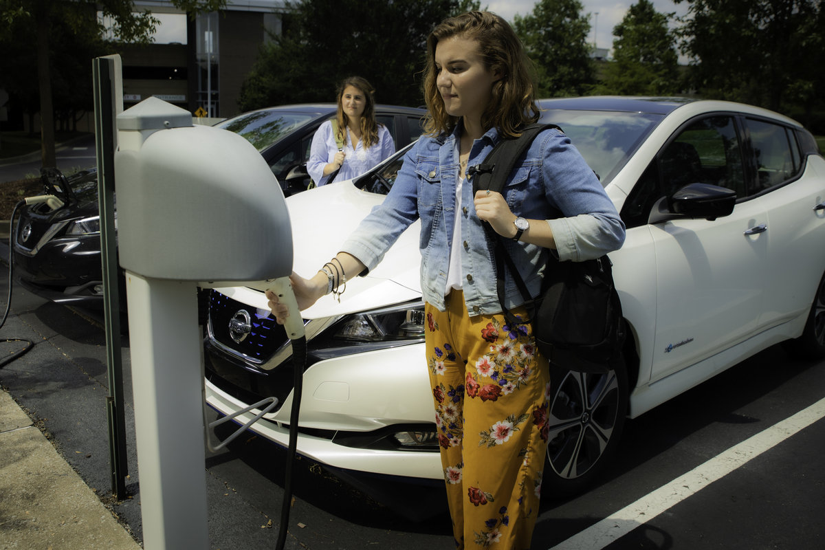 How Long Does It Take to Charge an Electric Car?