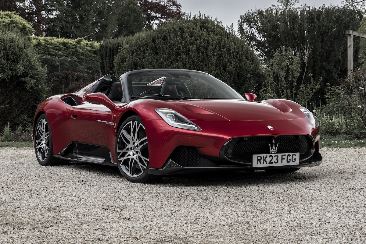 Maserati MC20 Coupe front