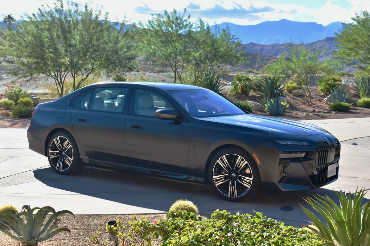 2023 BMW i7 Review Lead In