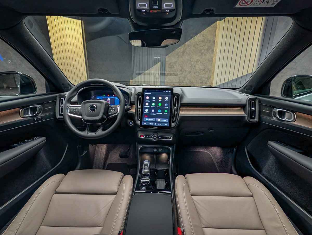 2028 Volvo XC40