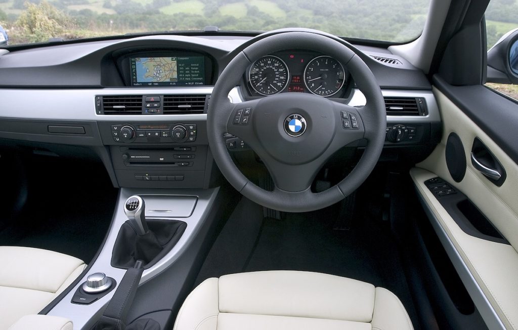 History Guide: BMW 3 Series 5th Generation Interior