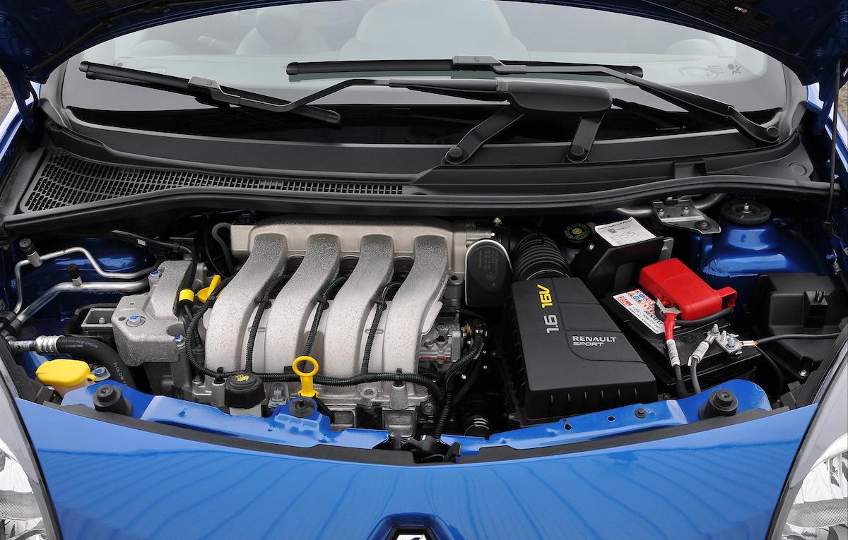 2008 RenaultSport Twingo engine bay
