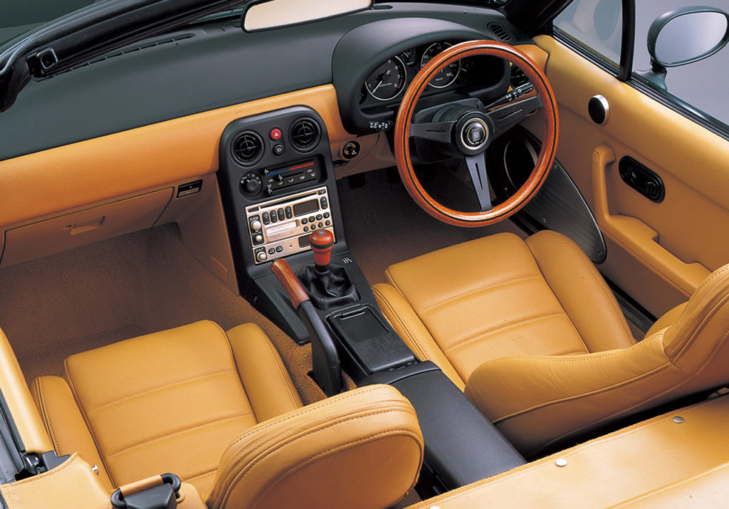 Automotive Reincarnations: MG MGB Roadster and Mazda MX-5 Interior