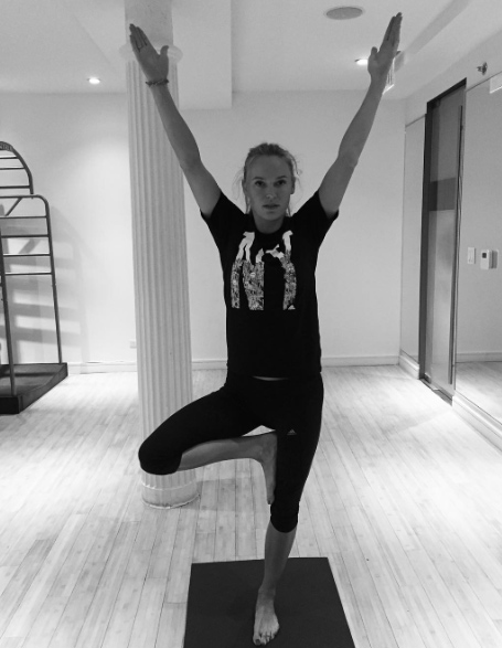 CarolineWozniaki-Yoga