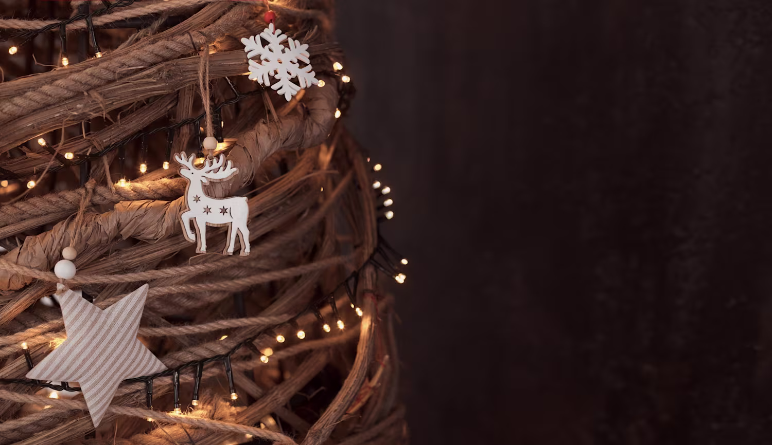 6 Alberi di Natale originali fai da te per la tua casa. Immagine di alberi di Natale.