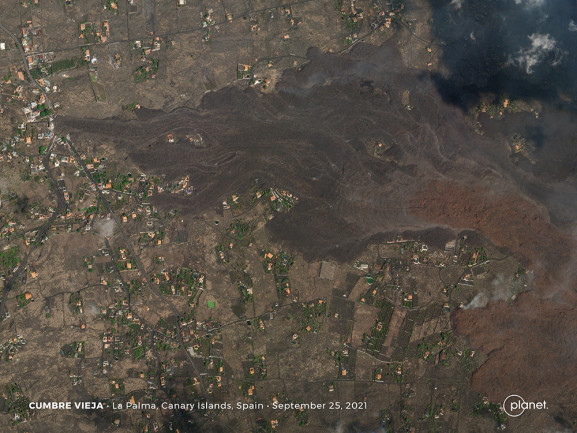 Ash and Lava Flows Continue to Wreak Havoc on La Palma in the Canary Islands