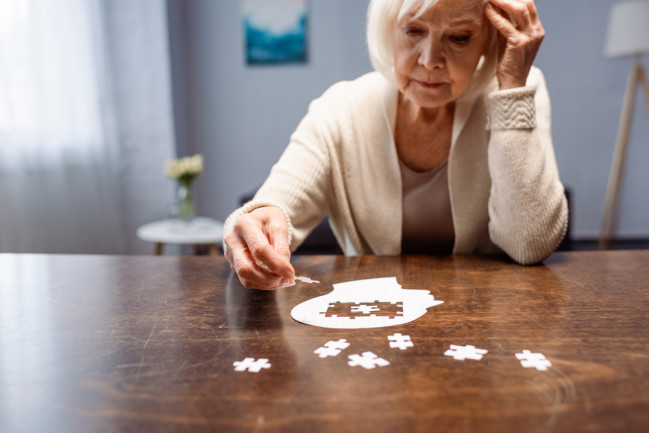 The puzzle of dementia in women