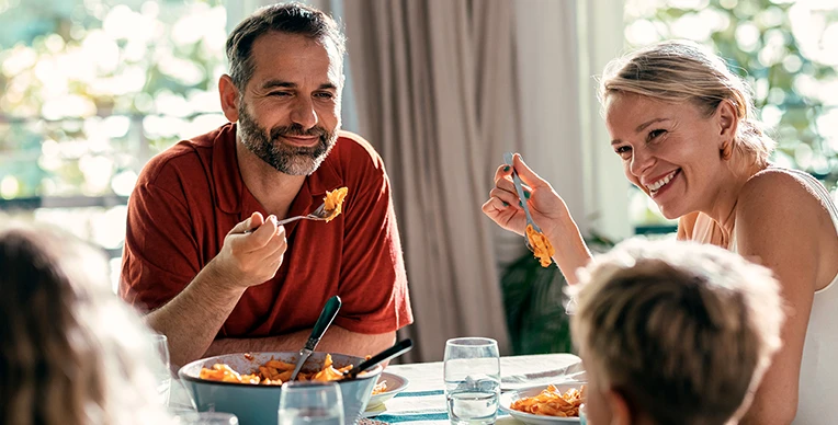 como-compartir-en-la-mesa-con-los-ninos-interna-6