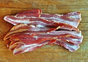 bacon-1323412 640