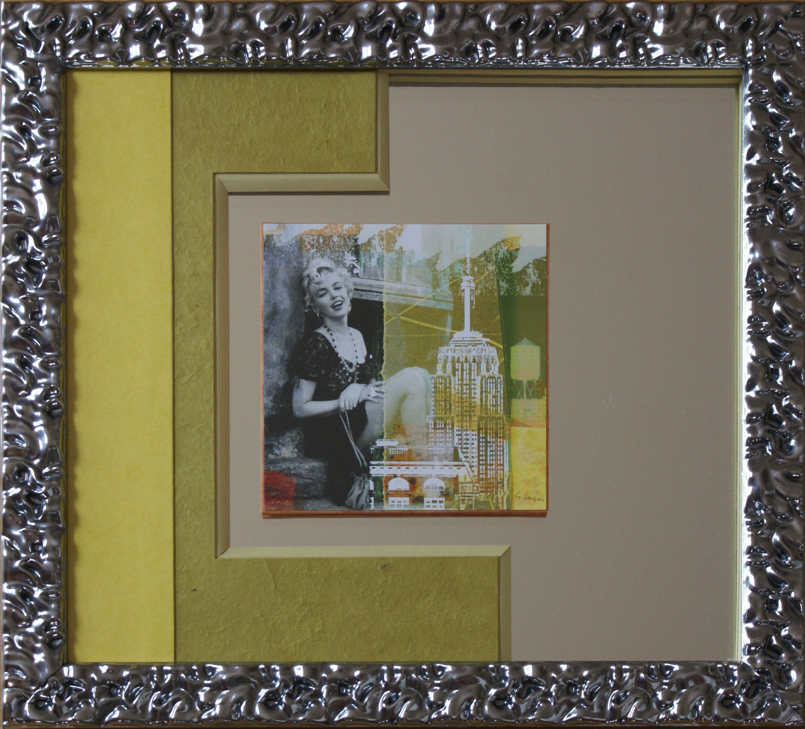 Cadrine : Framing on mirror of Marilyn