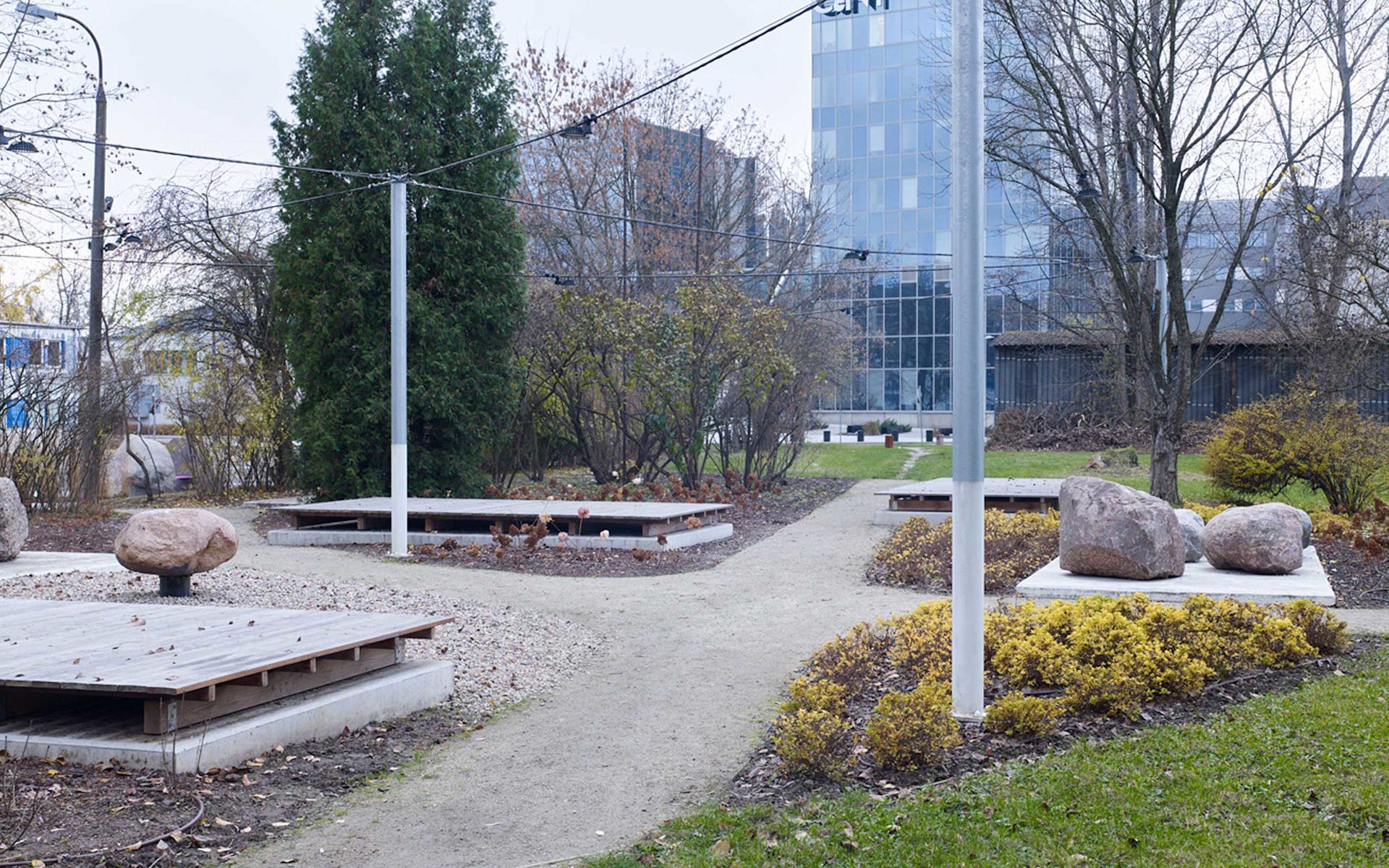ISLAND CAMPUS PUBLIC SPACE