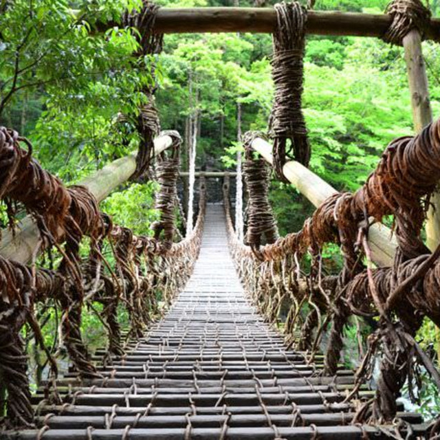 日本三大秘境『祖谷』の吊り橋の秘密／かずら橋（徳島県三好市西祖谷山村）