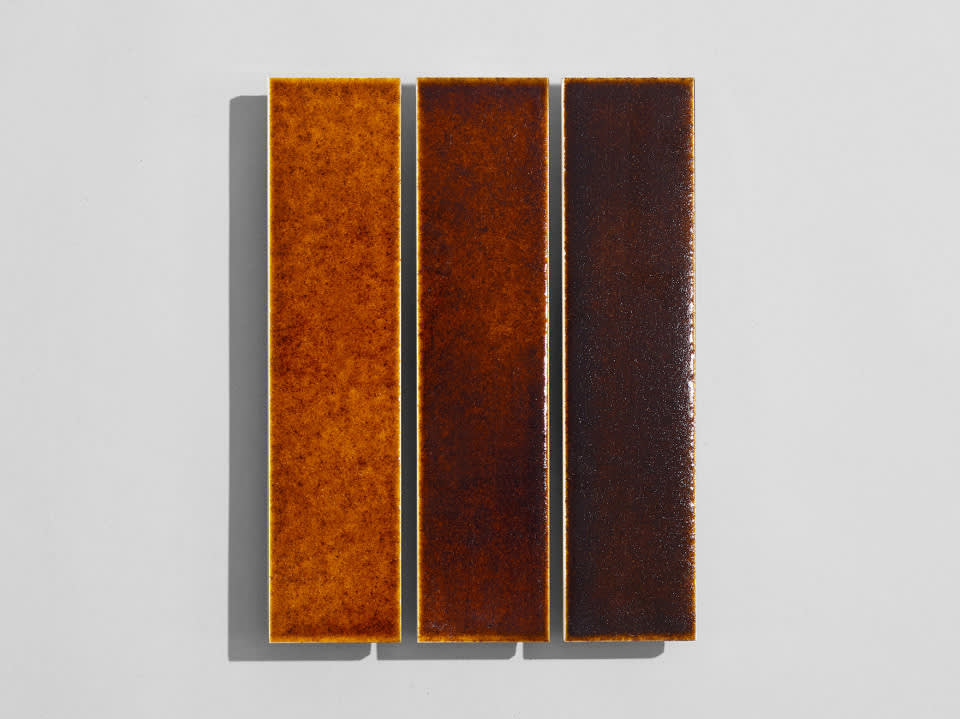 ExCinere Poly dark in the 200 ✕ 47mm format. Boxes contain a mix of glazes c,d,e.