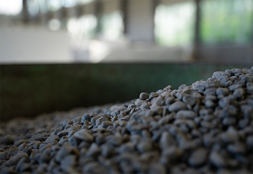 Mit dem Einsatz von Recyclingmaterial reduziert CREABETON bewusst den Einsatz an Primärrohstoffen. Mit dem Einsatz von Recyclingmaterial reduziert CREABETON bewusst den Einsatz an Primärrohstoffen.