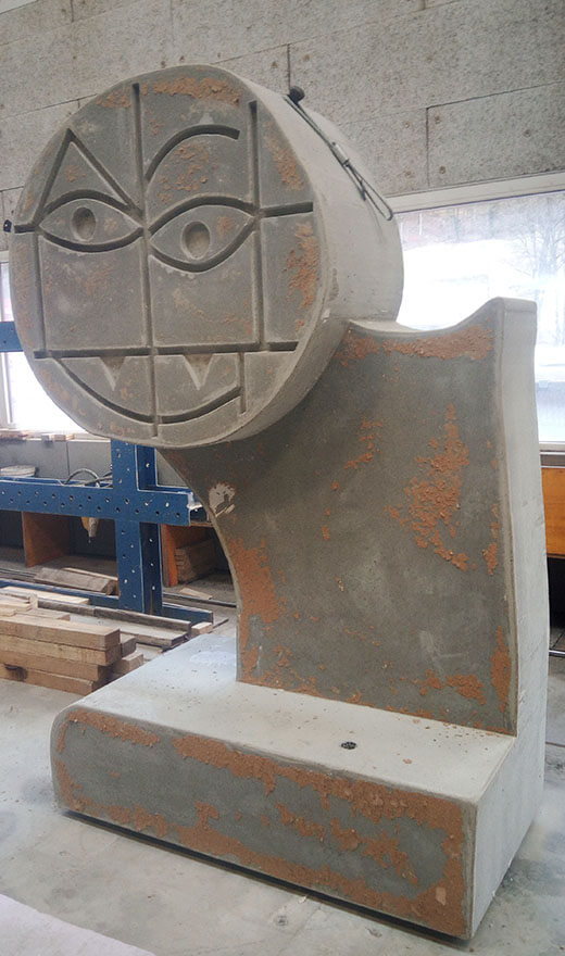 Kopfteil Betonkatze Kopfteil während Produktion.