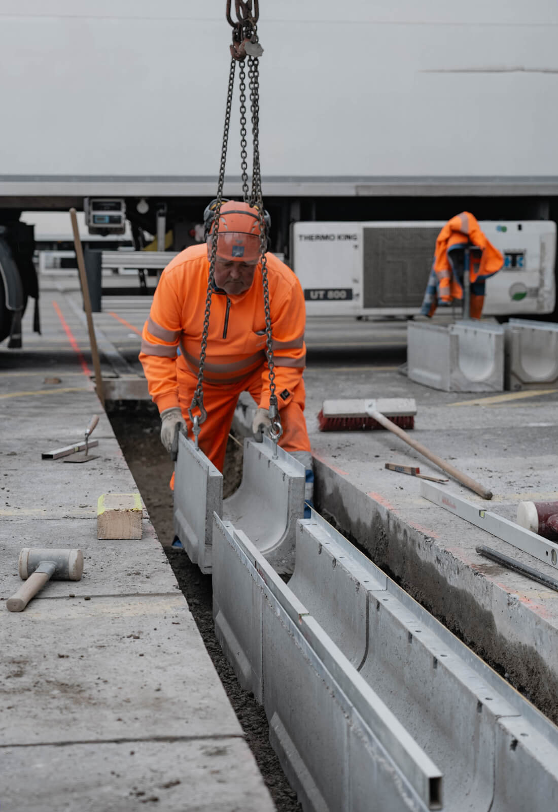 Arealentwässerung mit BIRCOsir® Rinnen Arealentwässerung mit BIRCOsir® Rinnen
