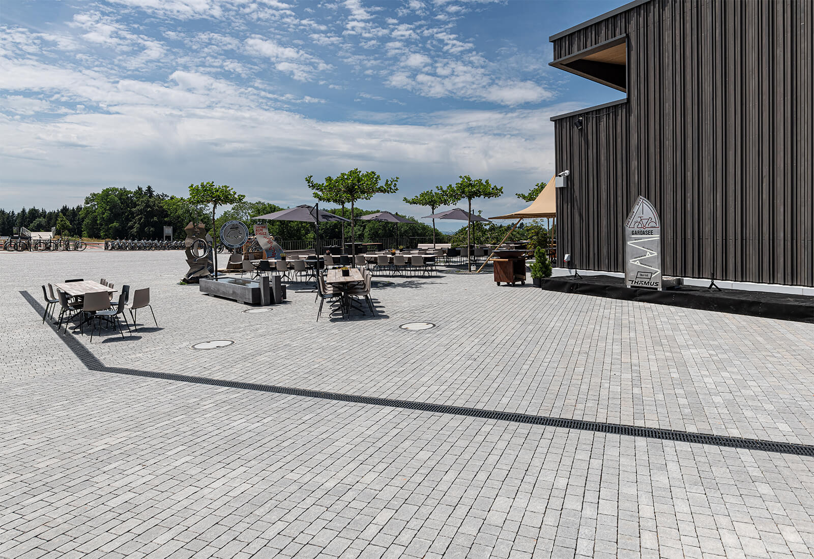 FRIEDA® Wildpflastersteine im Swiss Bike Park in Oberried