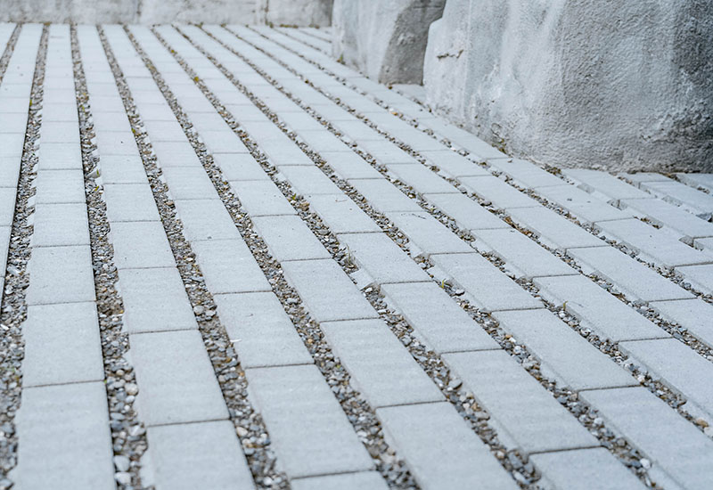 Pausenplatz Objekt: Schulhaus Fluhmühle, Fluhmühlerain 7 in Luzern
Bauherr: Stadt Luzern
Bauunternehmen: Villiger Arnosti Gartenbau AG, Root