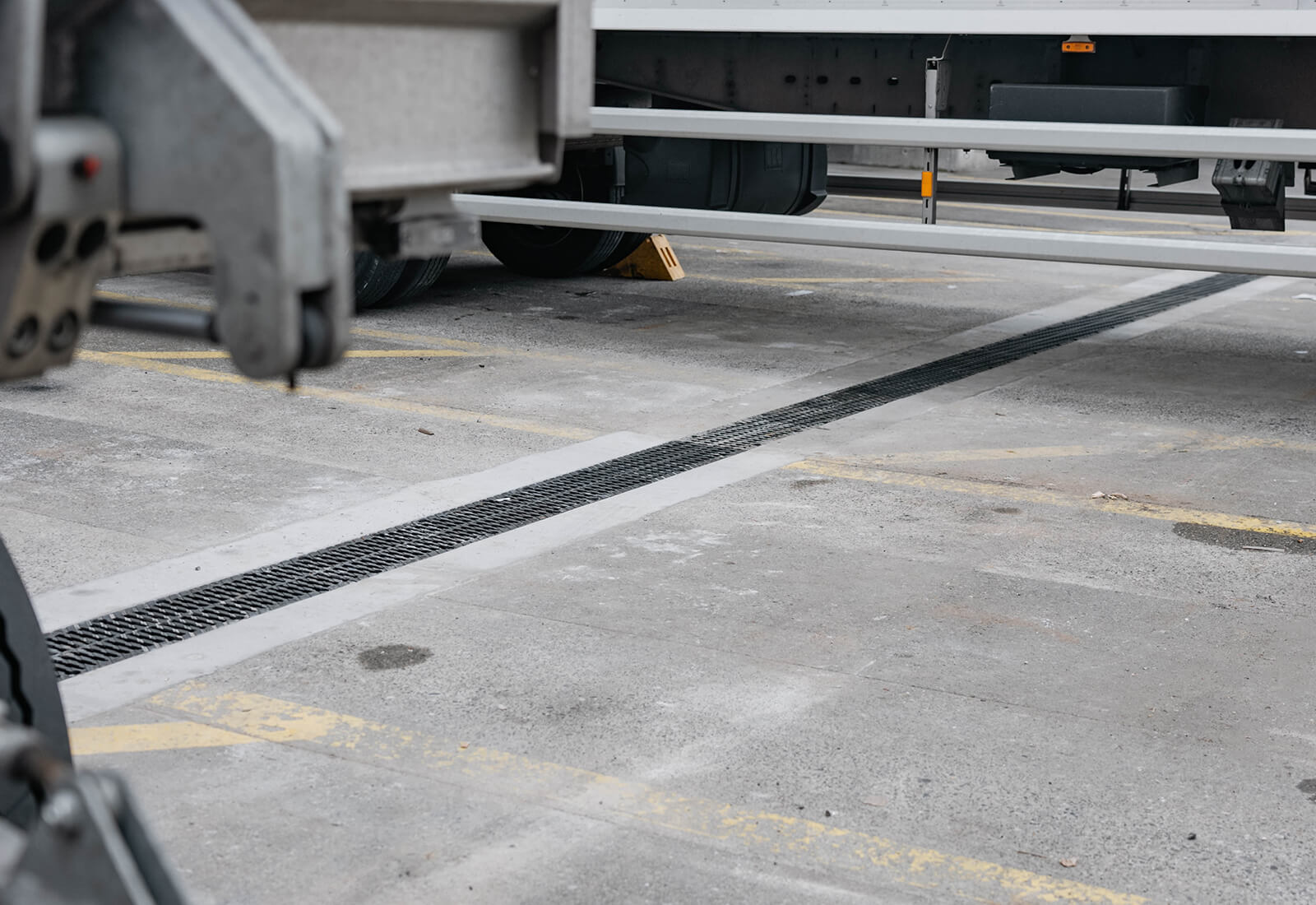 Arealentwässerung mit BIRCOsir® Rinnen Arealentwässerung mit BIRCOsir® Rinnen