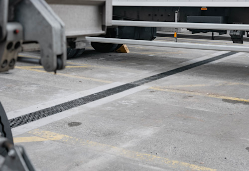 Arealentwässerung mit BIRCOsir® Rinnen Arealentwässerung mit BIRCOsir® Rinnen