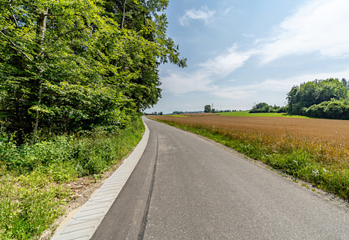 Les voies aménagées avec STRADAFINO constituent une alternative écologique et facile à mettre en place pour les routes de marchandises, les routes agricoles et les routes forestières. Les voies aménagées avec STRADAFINO constituent une alternative écologique et facile à mettre en place pour les routes de marchandises, les routes agricoles et les routes forestières.