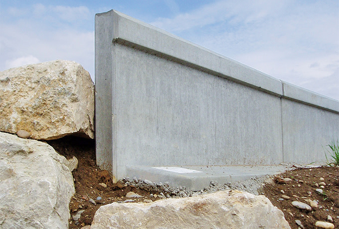 Amphibienleitsystemelemente, bewehrt, mit Klettersperre und Elementverbund, gefast