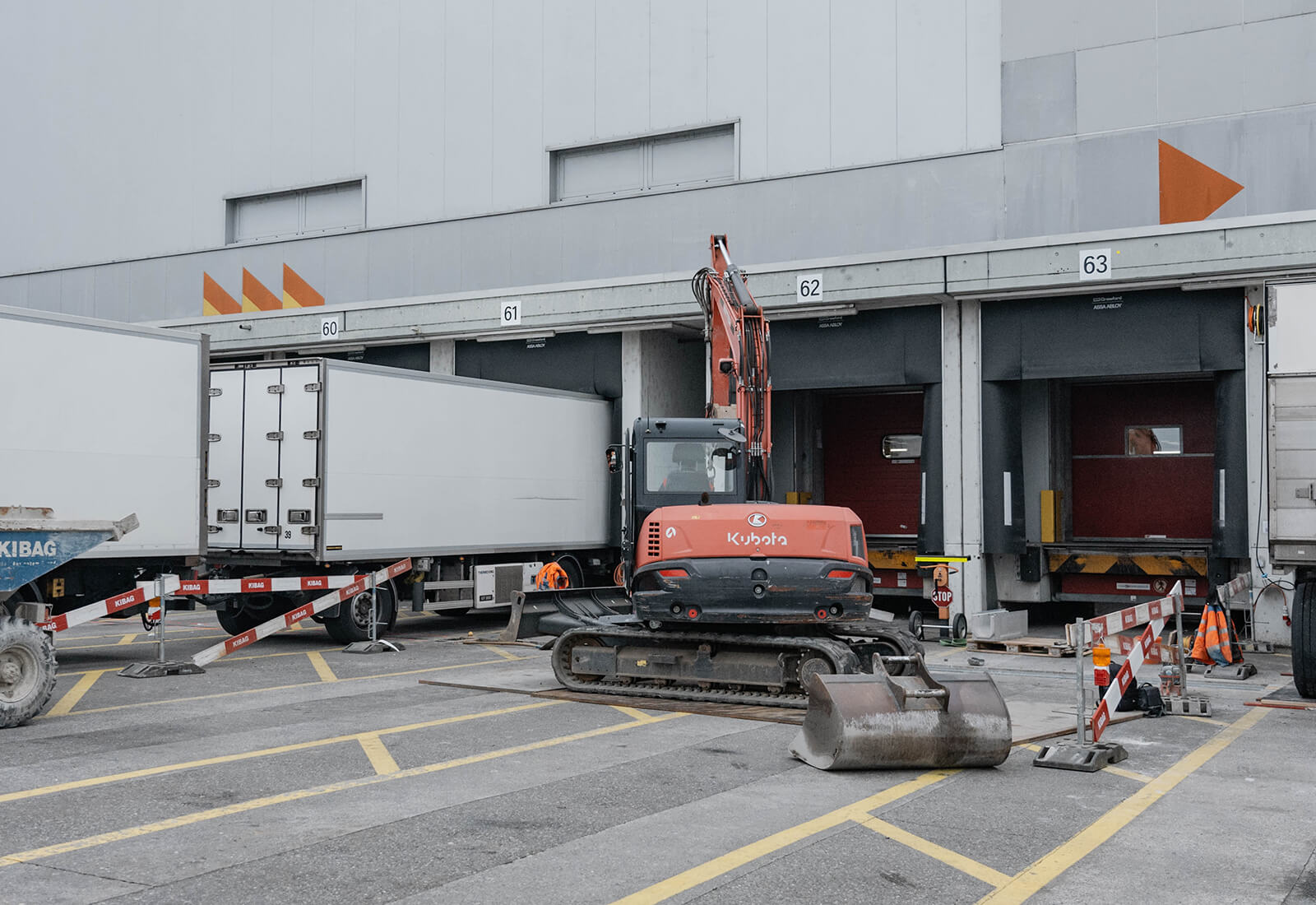 Arealentwässerung mit BIRCOsir® Rinnen Arealentwässerung mit BIRCOsir® Rinnen