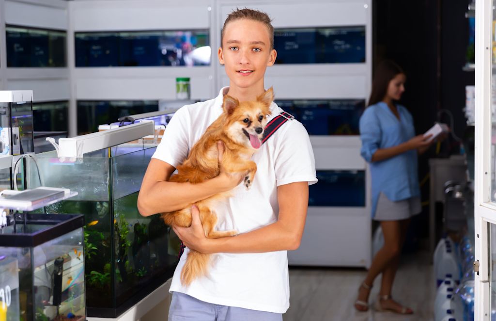 jeune garcon et son chien