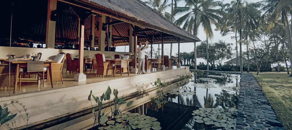 Waterside dining