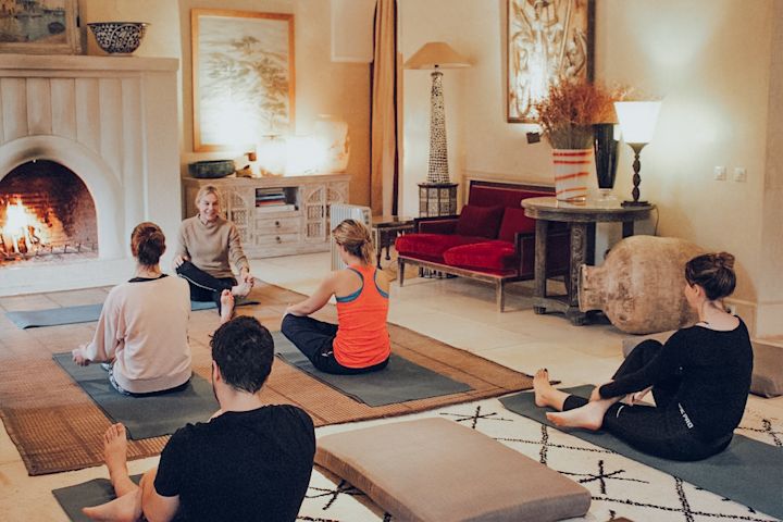 Jnane-Tamsna-yoga-retreat-indoor