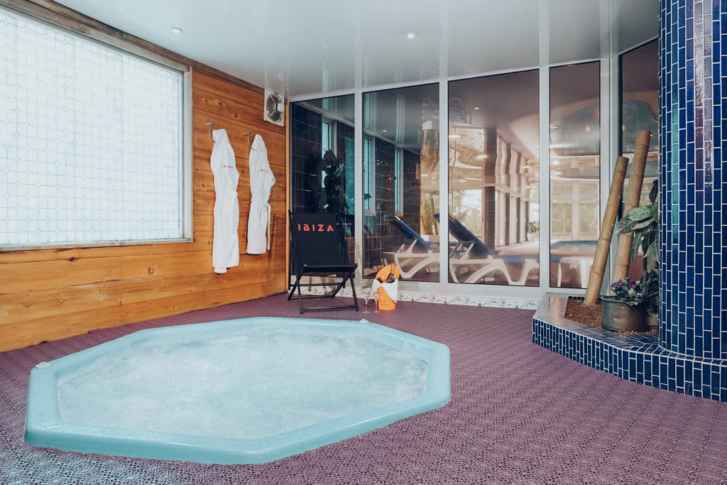 Jacuzzi