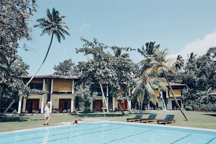 Hotel Pool