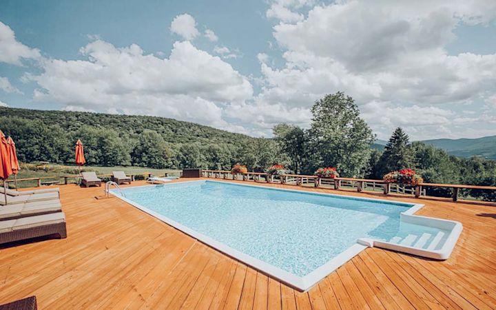 Woodland Pool Views