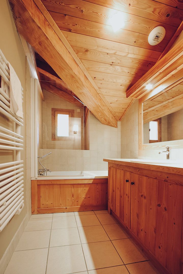 Alba Bathroom