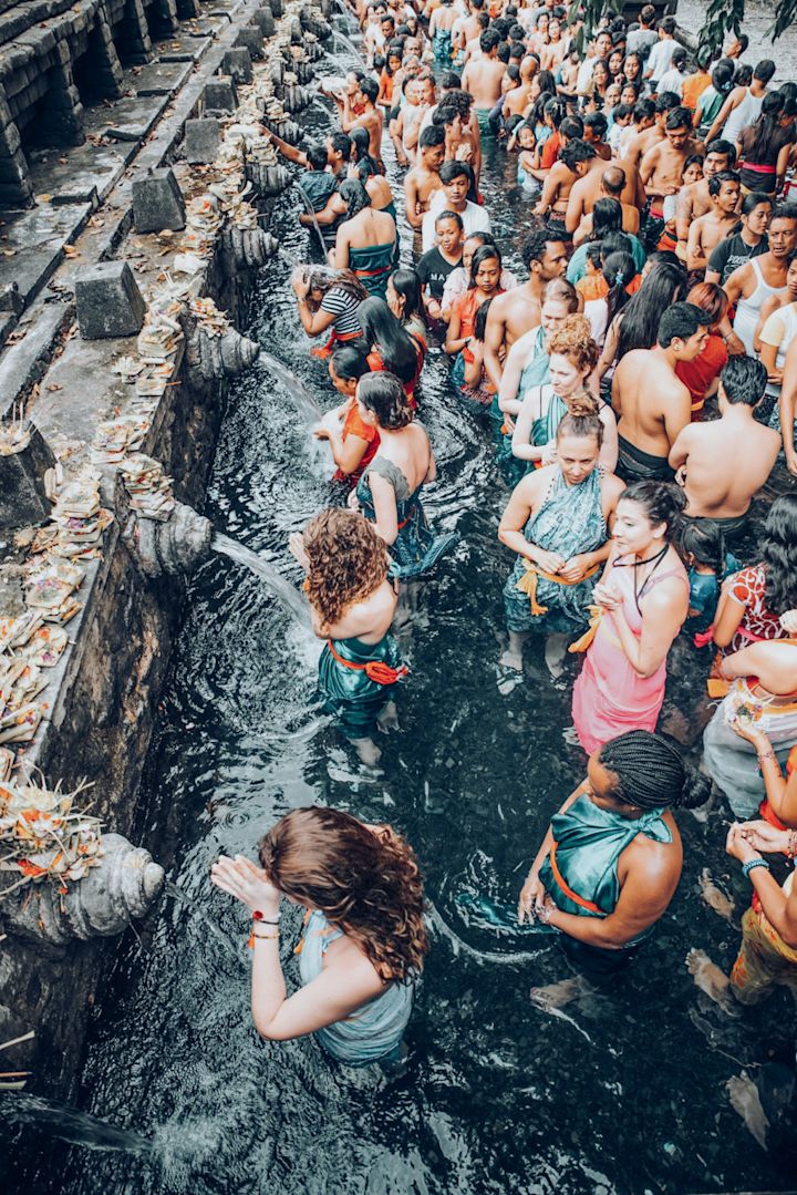 Cleansing in Tirta Empul