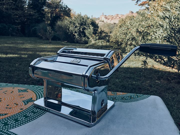 Pasta machine