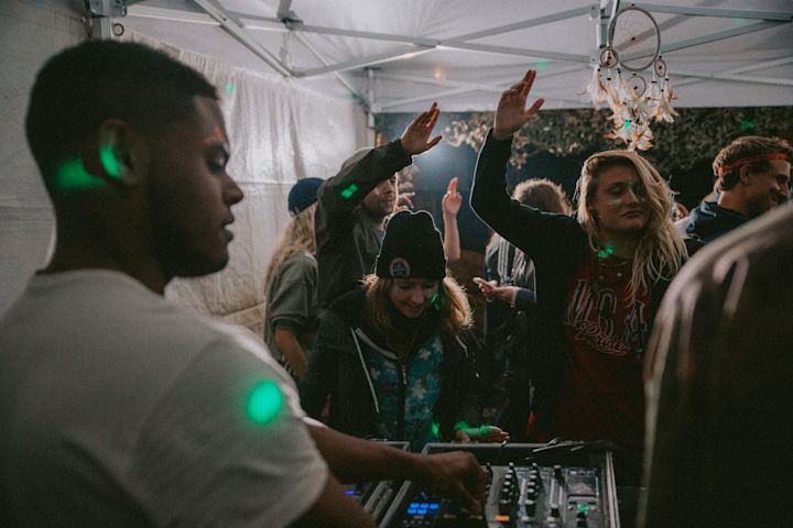 Vibes on the island at night