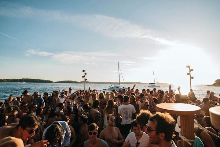 Explore the islands